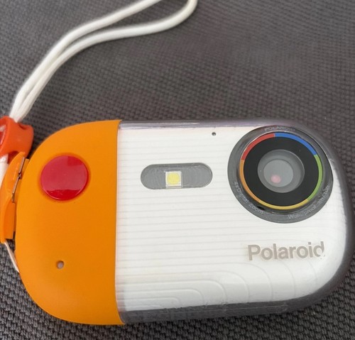 Polaroid wave underwater - polaroid,