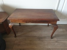 mahogany wood antique coffee table  cabriole legs. 