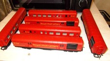 HORNBY RAILWAYS 6 ROYAL MAIL LETTERS COACHES 3 WITH PICK UP. VERY GOOD.NO BOXES.