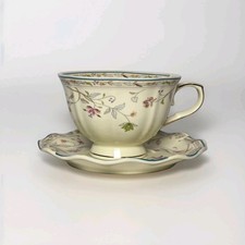 Elegant Floral Gold Tea Cup & Saucer - 250ml - Vintage Style Porcelain