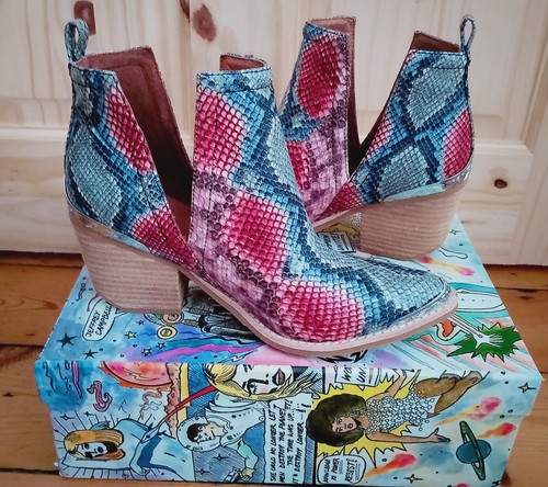 Jeffrey campbell cromwell - campbell,