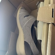 Cushion-Walk taupe Strappy Leather Lined Sandals- UK 6E, worn once . 