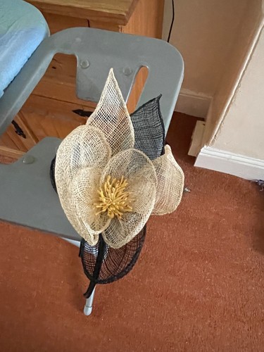 Black and beige - , flower