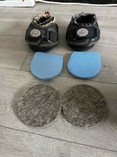 Cavallo Trek hoof Boots size 0 one regular one slim & 2 pairs of NEW pads