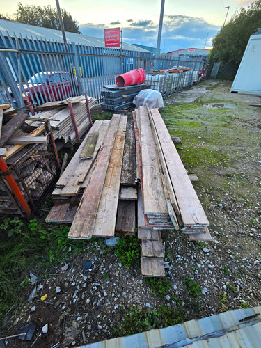 Used scaffold boards various - boards,