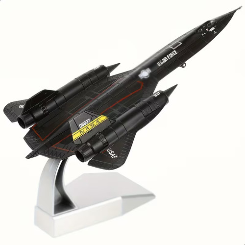 144 blackbird spy - sr-71,