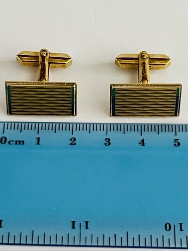 Exquisite 9ct gold rectangular - exquisite,