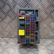 YQE103830 LAND ROVER DISCOVERY 2 TD5 MAIN INTERIOR FUSE BOX (B44)