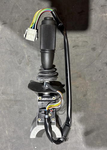 Manitou forward reverse gear - forward,