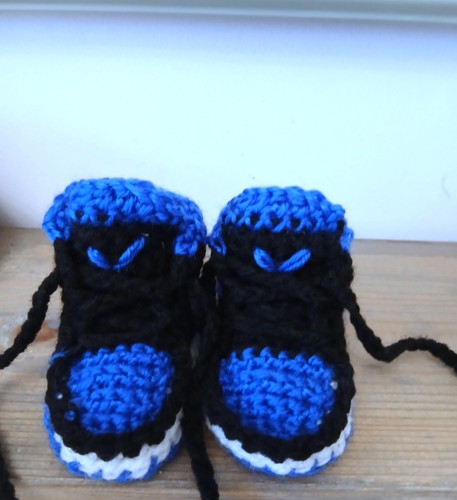 New baby crochet shoes - new,