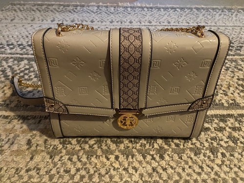 Repaired river island grey - **repaired**,