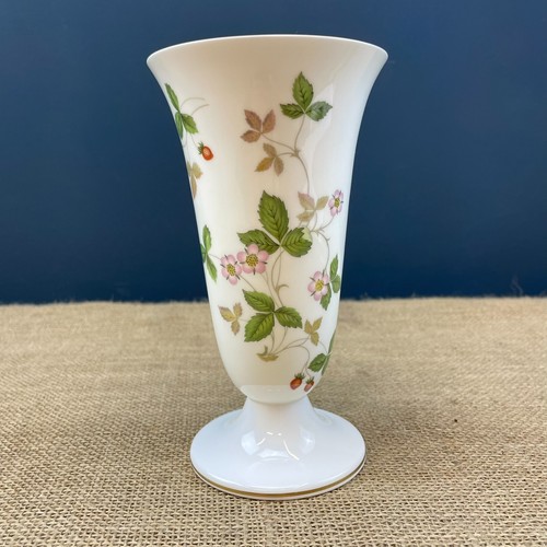 Wedgwood wild strawberry - wedgwood, 'wild