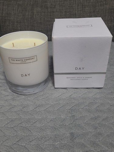 The white company day - white,