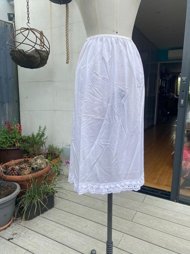 Size white glossy half - 10,