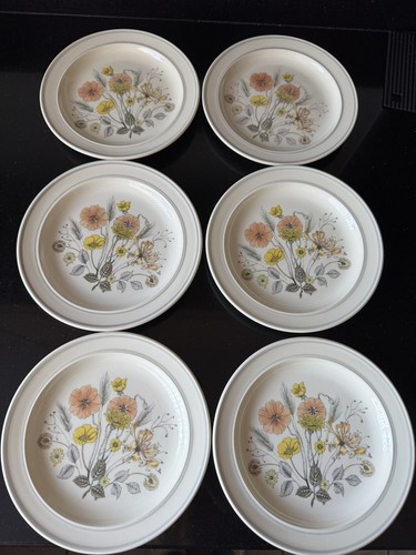Six meakin trend - six, hedgerow