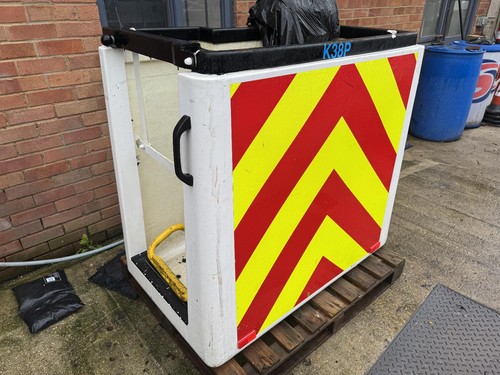 Versalift cherry picker bucket - cherry,