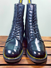 Dr Martens Vintage 80s Made in England Black boots 11 eyelets  size UK 9 (200)