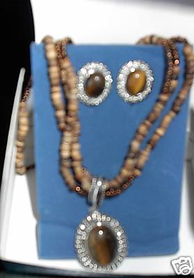 Avon tiger eye pendant - tiger's, on
