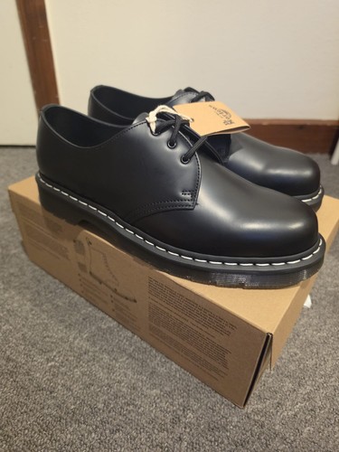 Martens new shoes size - dr., 9.5