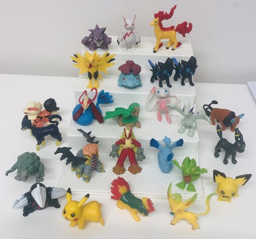Vintage pokémon figures - x, 25