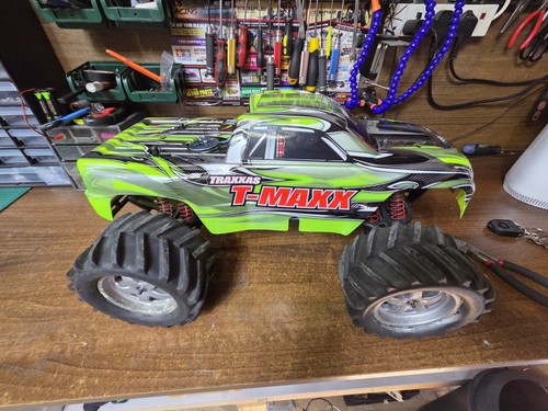 Traxxas tmaxx nitro car - traxxas,