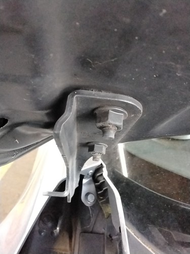 Bonnet hinge nissan juke - nissan,