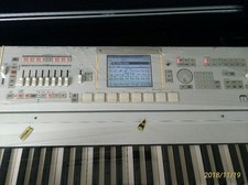 KORG M3 88-Key Synthesizer