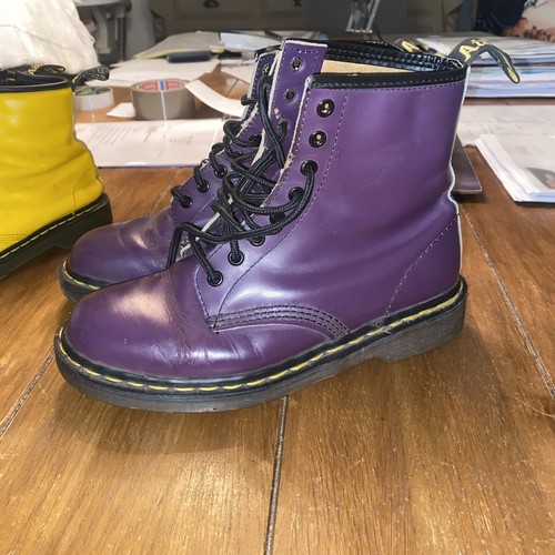 Martens airwair hole - 8,