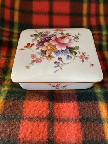 Pretty royal crown derby - pretty,