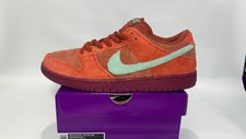 Nike SB Dunk Low Mystic Red