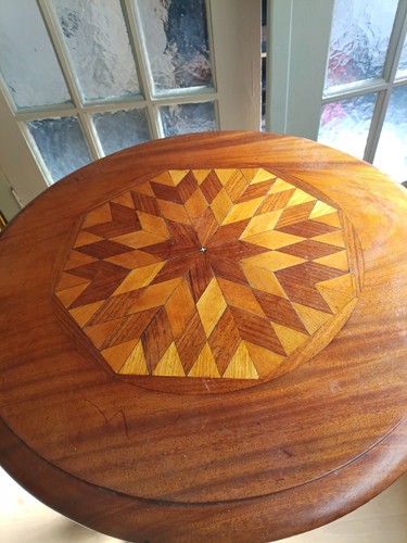 Round brown wood pedestal - brown,