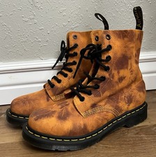 DR. MARTENS Women’s 7 1460