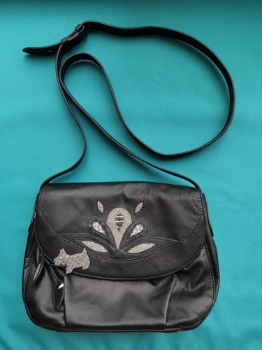 Radley black leather flower - black,