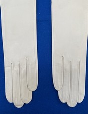 Vintage HERMES Cream/Ivory Kid Leather Opera Gloves Size 7 Unworn