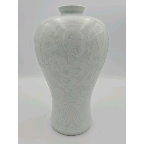 Chinese porcelain plum vase - plum,