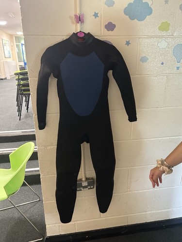 Wet suit - wet,