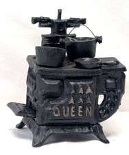 Vtg Mini Queem Cast Iron 3"