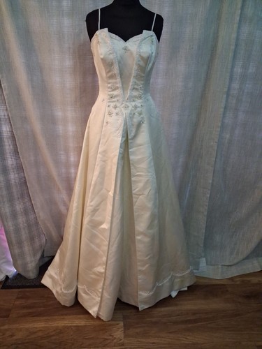 Wedding dress size ivory - wedding,