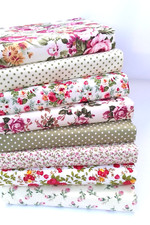 COTTON PATCHWORK FABRIC  BUNDLE SEWING MATERIAL VINTAGE FLORAL PINK CREAM
