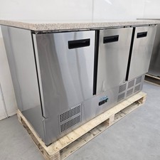 Bench fridge triple - fridge, door