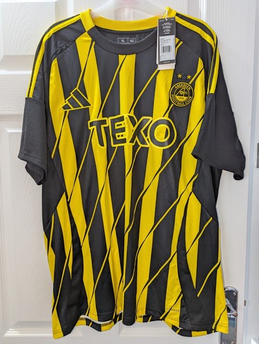 Bnwt aberdeen away football - bnwt,
