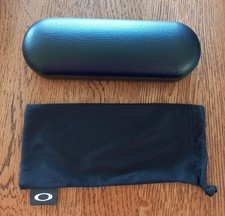 Oakley Medium Black Hard