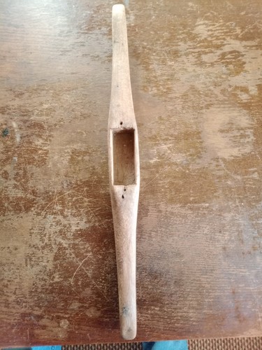 Wooden former shuttle knitting - former,