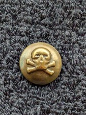 RARE 17th Lancers Regiment Victorian (1845-1887)  Military Button (20.8mm)