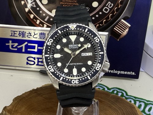 Seiko men black watch - seiko,