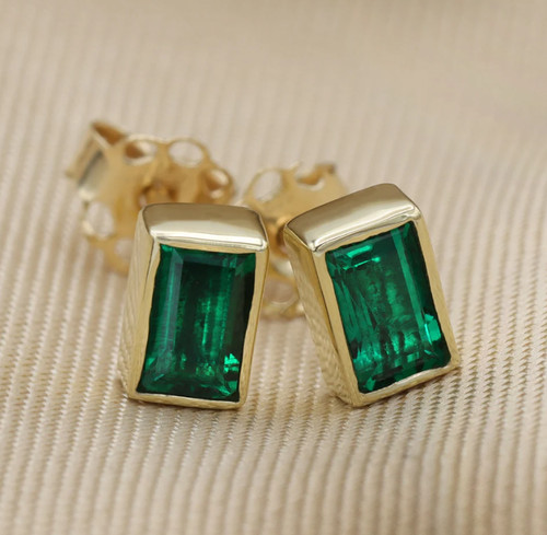 Natural women emerald stud - emerald,