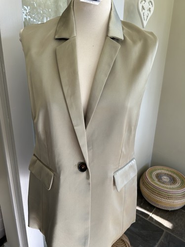 And waistcoat size 8 - f,