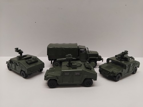 Scale military models of - ,