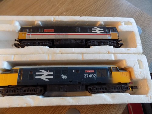 Model railways trains - 00, gauge