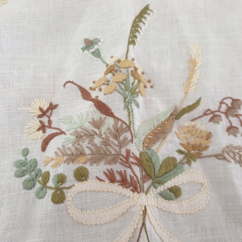Vtg cream floral - cream,